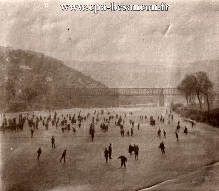 Besançon - Patinage sur le Doubs à Rivotte - 1912